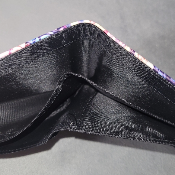 Superman Wallet - Picture 8 of 16